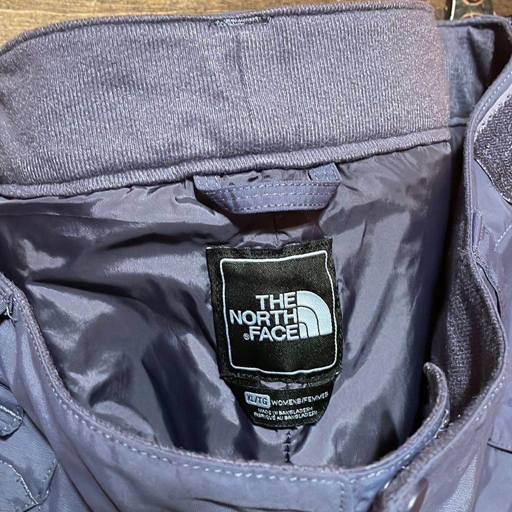 Women’s North Face xl dusty periwinkle 
Insulated ski pant - Picture 2 of 11